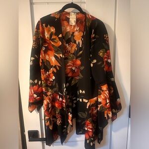 Floral kimono with bell sleeves S